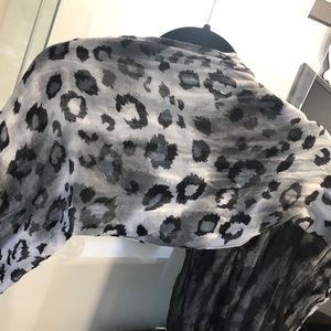 REVERSIBLE WOMEN’S SCARF